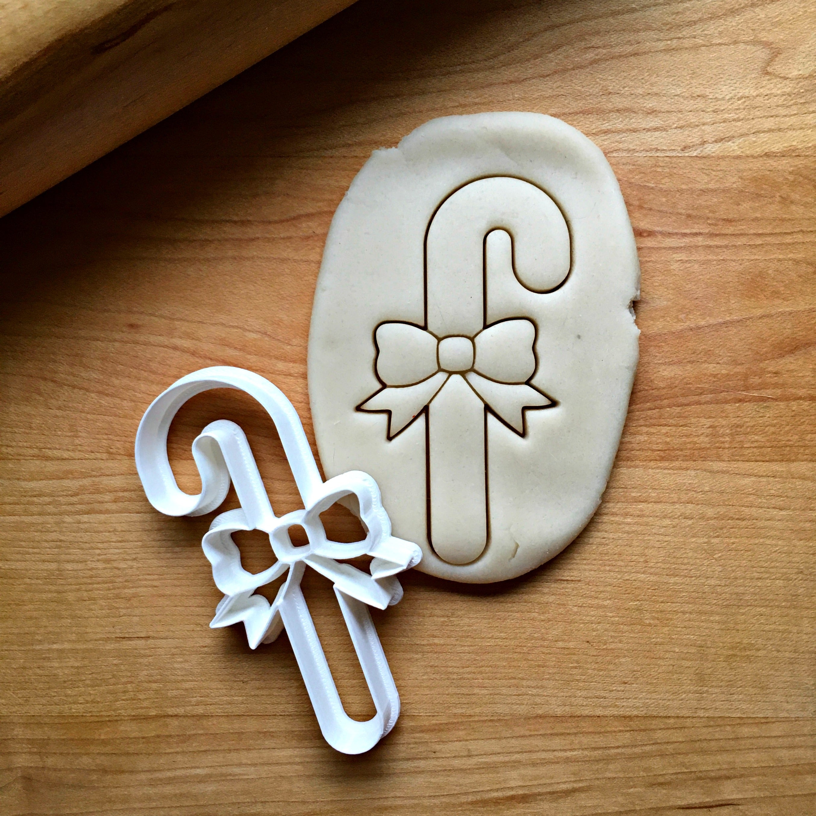 Candy Cane with Bow Cookie Cutter/Dishwasher Safe