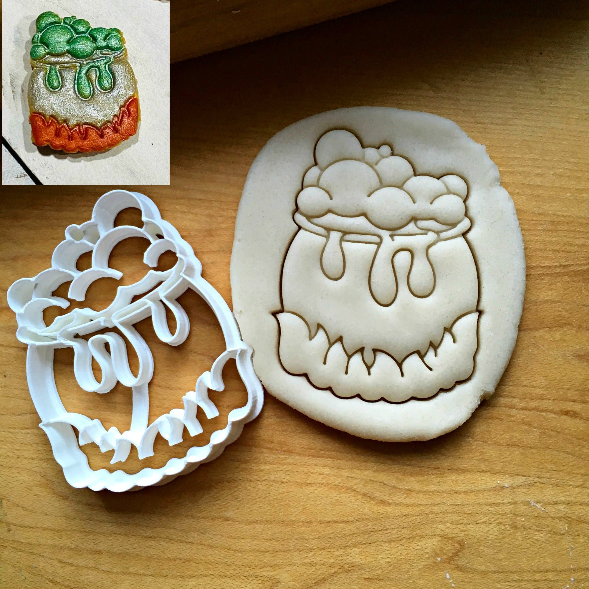 Boiling Cauldron Cookie Cutter/Dishwasher Safe