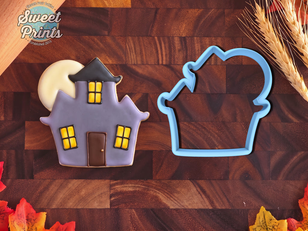 Haunted House with Moon Cookie Cutter/Dishwasher Safe