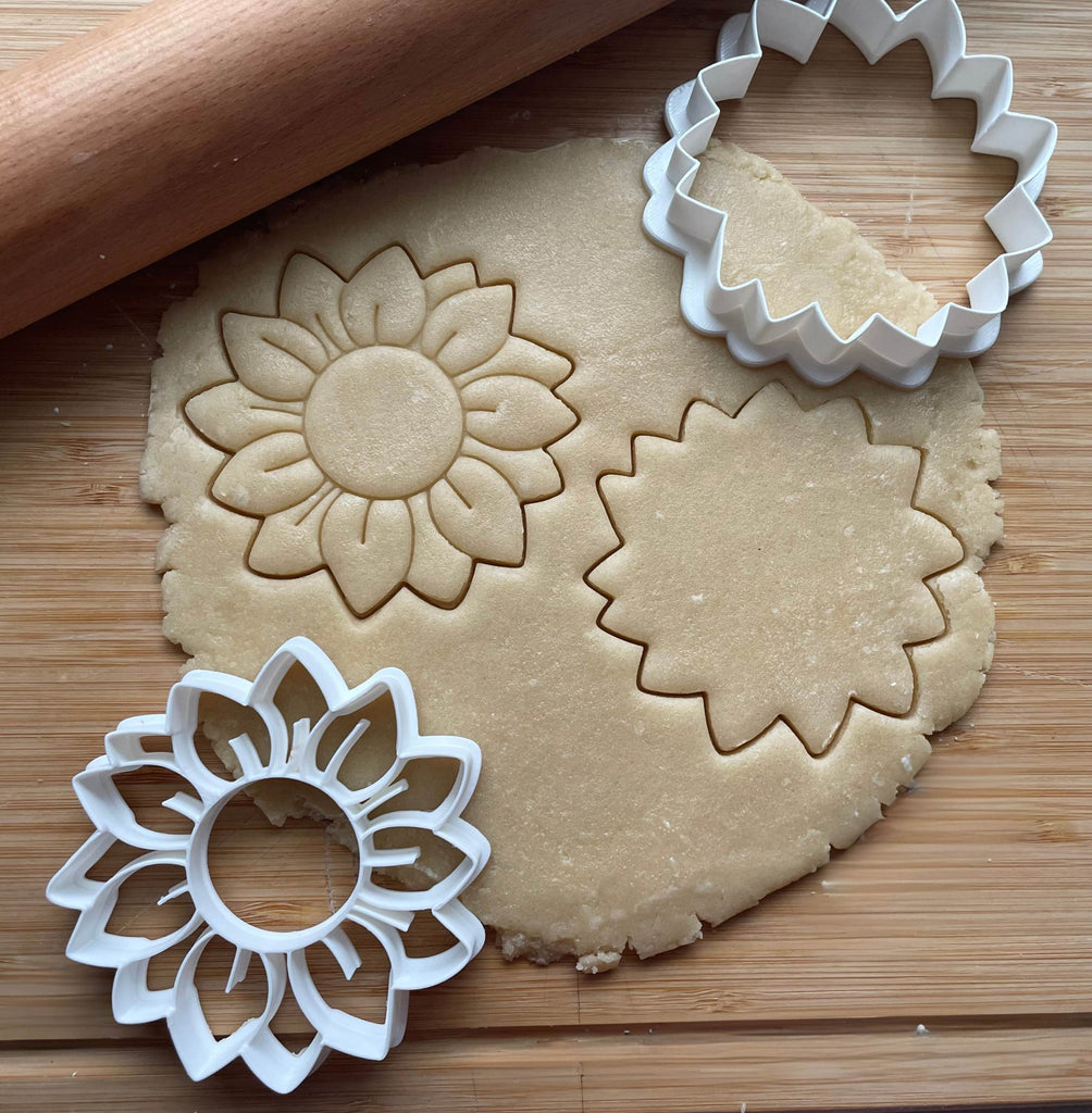 Set of 2 Sunflower/Daisy Cookie Cutters/Dishwasher Safe