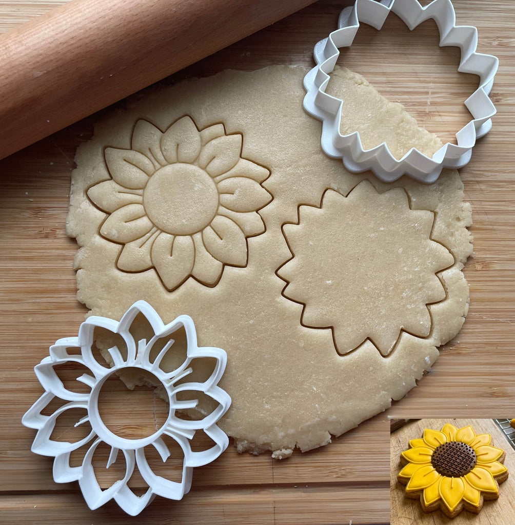 Set of 2 Sunflower/Daisy Cookie Cutters/Dishwasher Safe