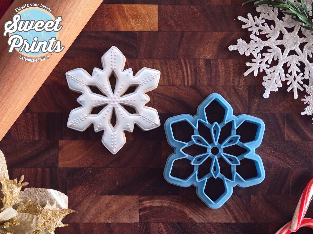 Snowflake/Cut-Out Centers Cookie Cutter/Dishwasher Safe