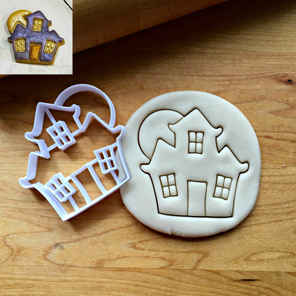 Haunted House with Moon Cookie Cutter/Dishwasher Safe