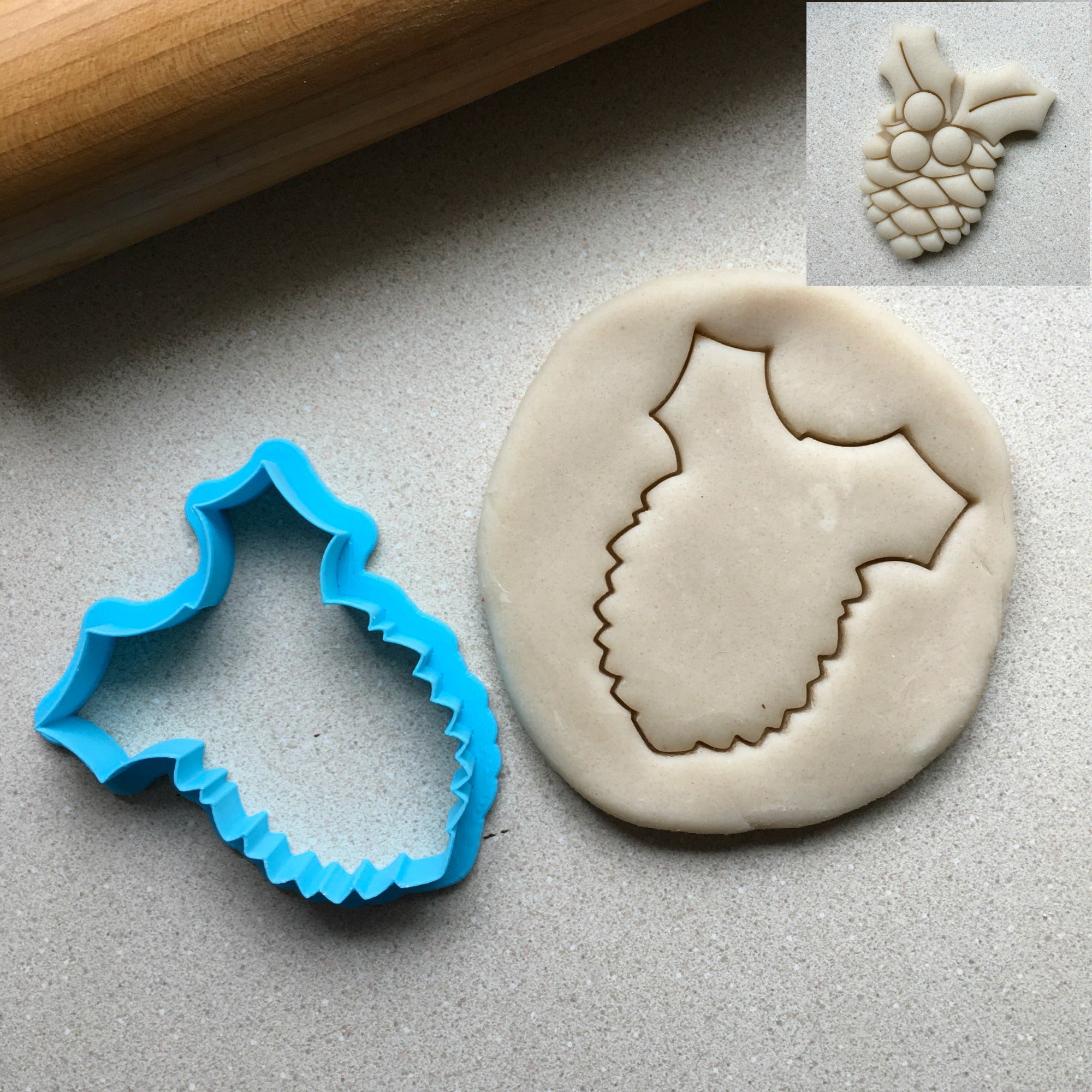 Pine Cone with Holly Cookie Cutter/Dishwasher Safe
