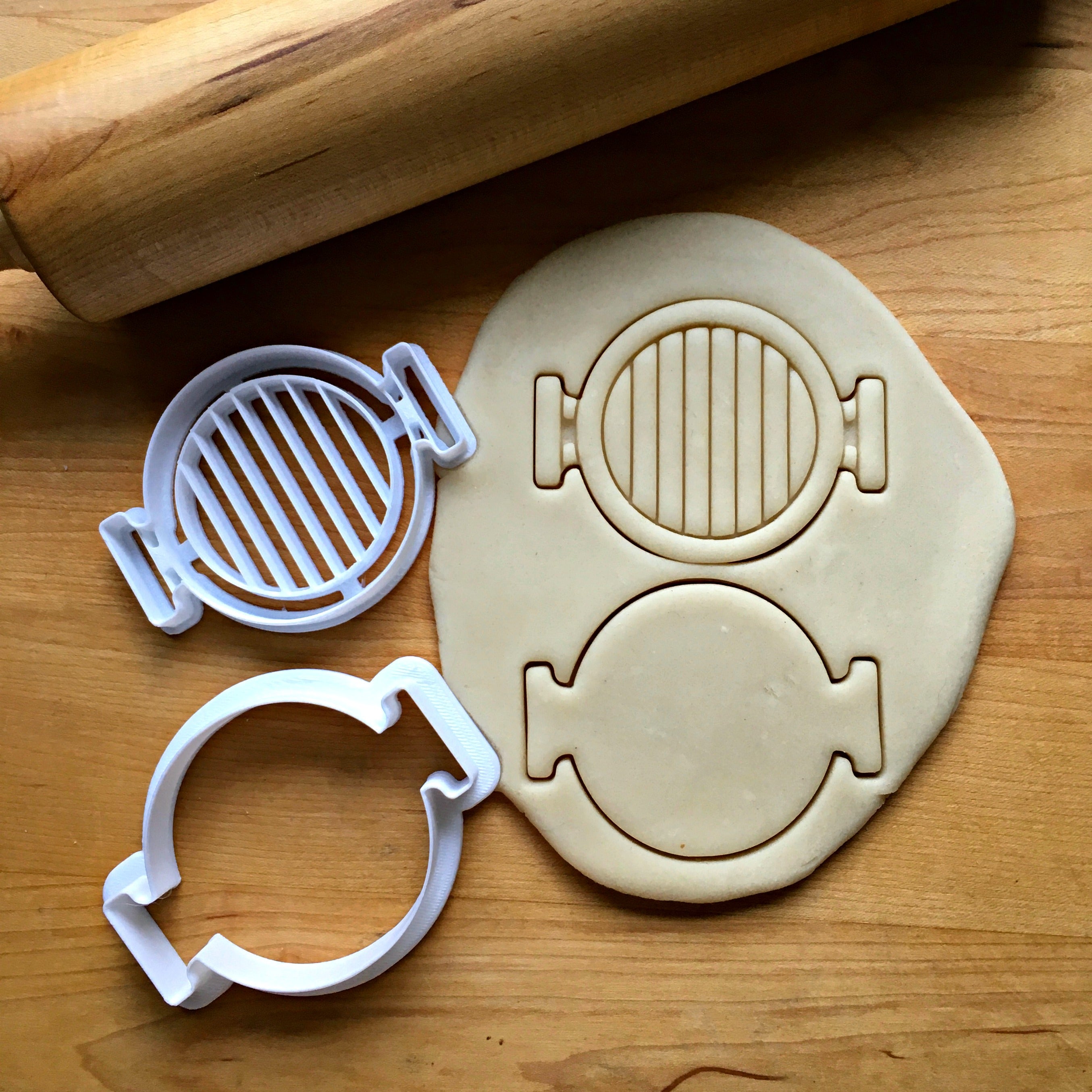 Set of 2 Grill Top Cookie Cutters/Dishwasher Safe