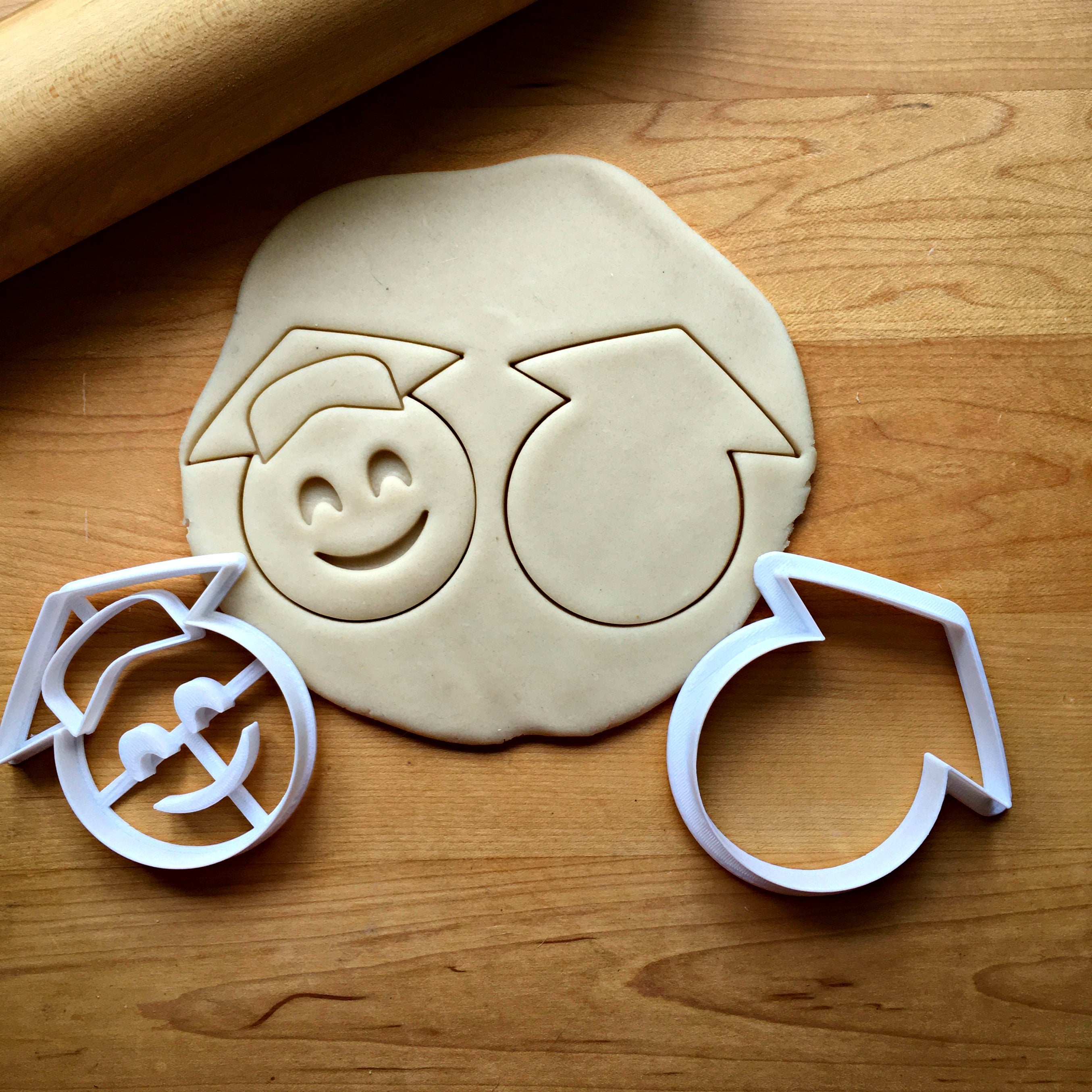 Set of 2 Graduate Emoji Cookie Cutters/Dishwasher Safe