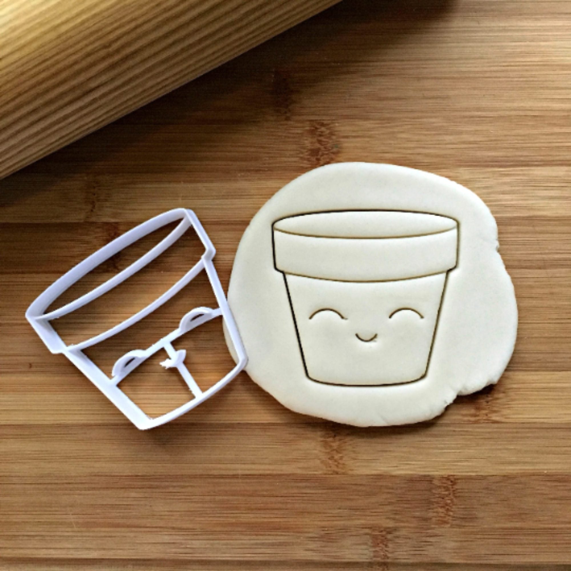 Smiling Flower Pot Cookie Cutter/Dishwasher Safe